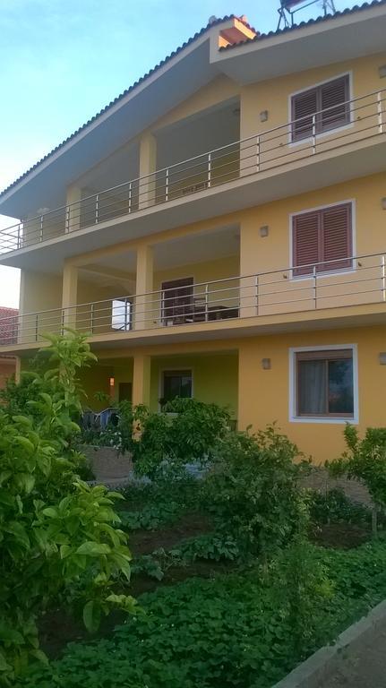 Guesthouse Fatos Biti Divjaka Exterior foto