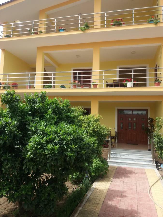 Guesthouse Fatos Biti Divjaka Exterior foto